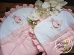 Clubinho da Bella 5 ( almofada de dados , capa de carrinho e bebê conforto ) - Imagem 5