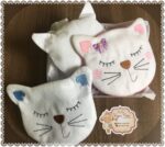 Projeto na Bordadeira - Almofadinha Anticólica Gatinhos