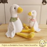 Projeto na Bordadeira Cisnes Pelúcia Decorativa - Image 2