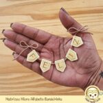 Presentinho Micro Alfabeto Bandeirinha Matrizes de Bordado