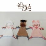 Projeto na Bordadeira - Trio fazendinha em paninho porta chupeta