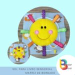 Solzinho atividade de livro sensorial na bordadeira