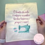 [Matriz de Bordado] Frase para Decorar o Ateliê - Dia do Artesão - Imagem 2