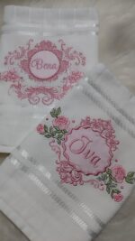 Matriz de bordado Camafeu monograma e rosas - Image 4
