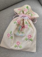 Alfabeto Floral Maiúsculo em Ponto Cruz 6cm Ideal para Sachê de Maternidade - Imagem 3