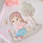 Matrizes de Bordado Trio Menina no Jardim - Image 5