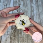 [Projeto na Bordadeira] Chaveiro Abelhinha