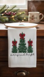 Matriz de bordado barrado de arvores de natal e laços - Image 3