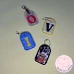 [Projeto na Bordadeira] Chaveiros Letras - Volta às Aulas