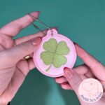 [Projeto na Bordadeira] Chaveiro Trevo de 4 Folhas - Imagem 2