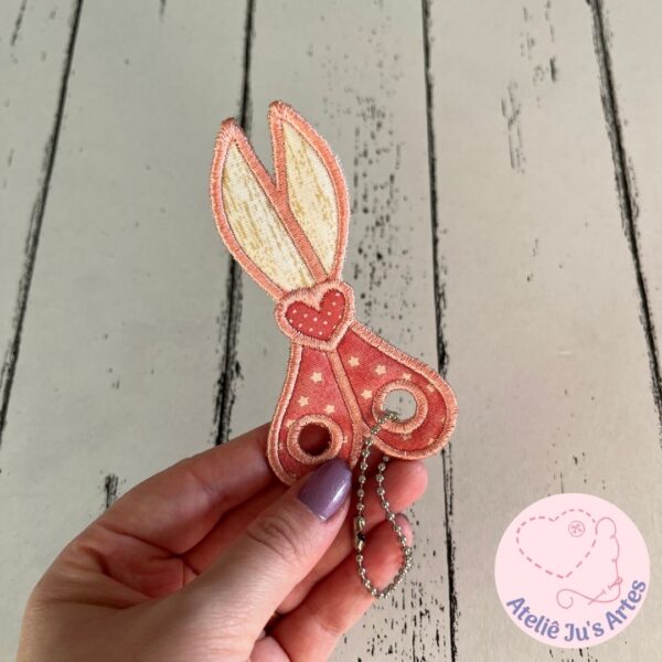 [GRÁTIS] Projeto Chaveiro Tesoura – Matriz de Bordado