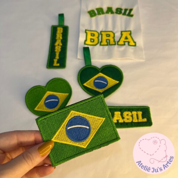 [Projeto na Bordadeira] Patchs e Chaveiros Brasil